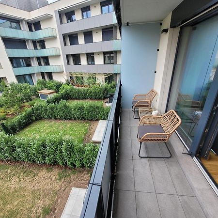 Newly Built Apartment With Balcony, Ac And Free Indoor Garage Praag Buitenkant foto