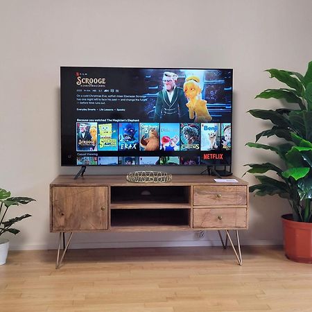 Newly Built Apartment With Balcony, Ac And Free Indoor Garage Praag Buitenkant foto