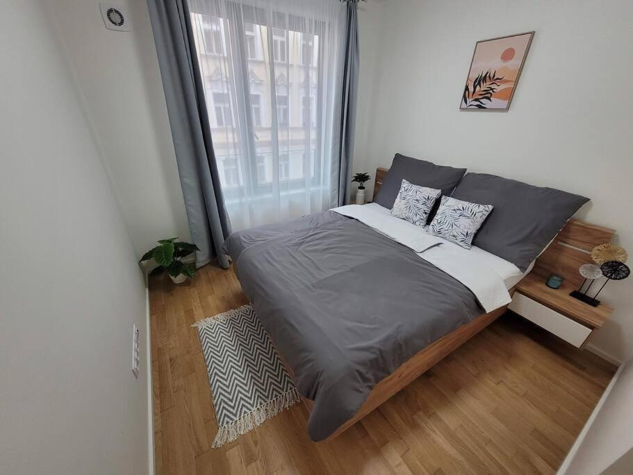 Newly Built Apartment With Balcony, Ac And Free Indoor Garage Praag Buitenkant foto