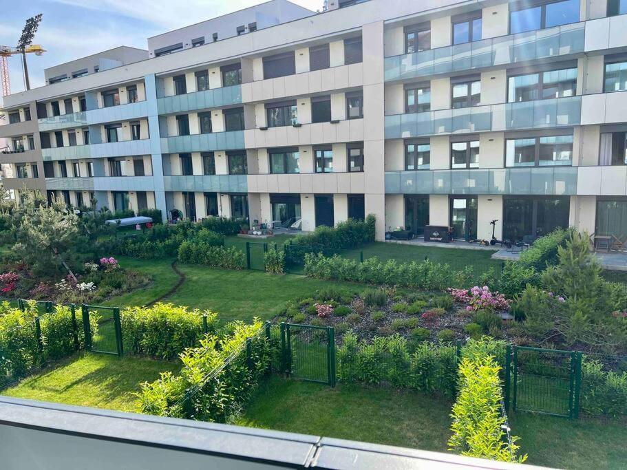 Newly Built Apartment With Balcony, Ac And Free Indoor Garage Praag Buitenkant foto