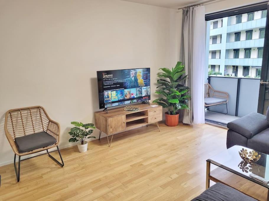 Newly Built Apartment With Balcony, Ac And Free Indoor Garage Praag Buitenkant foto