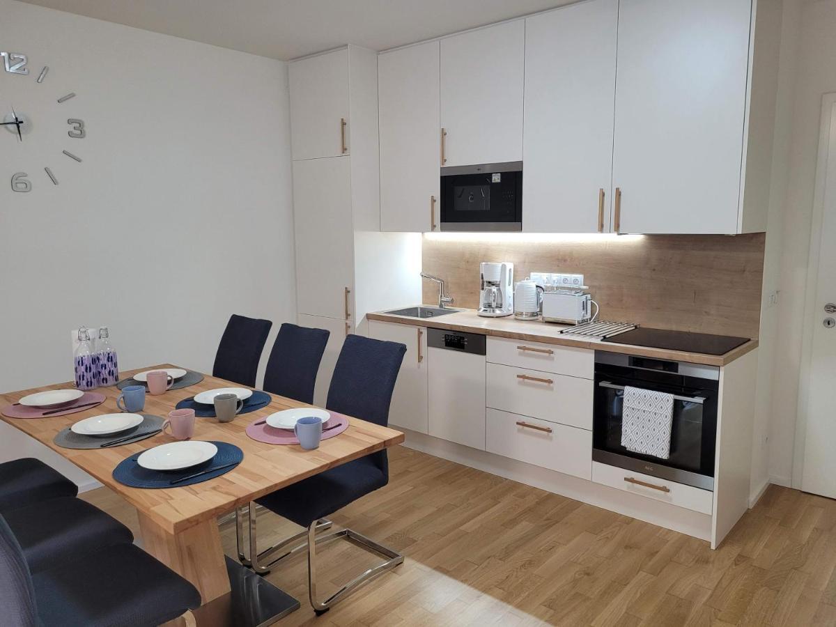 Newly Built Apartment With Balcony, Ac And Free Indoor Garage Praag Buitenkant foto