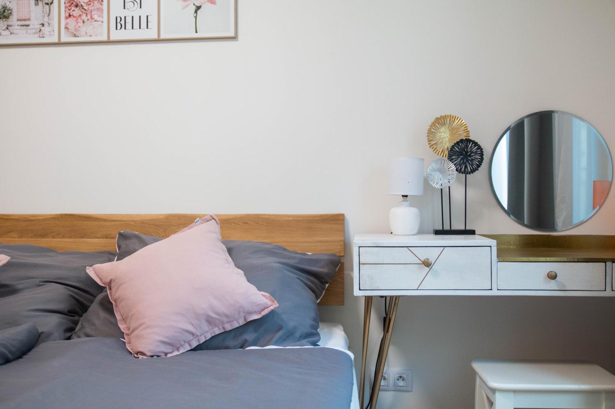 Newly Built Apartment With Balcony, Ac And Free Indoor Garage Praag Buitenkant foto